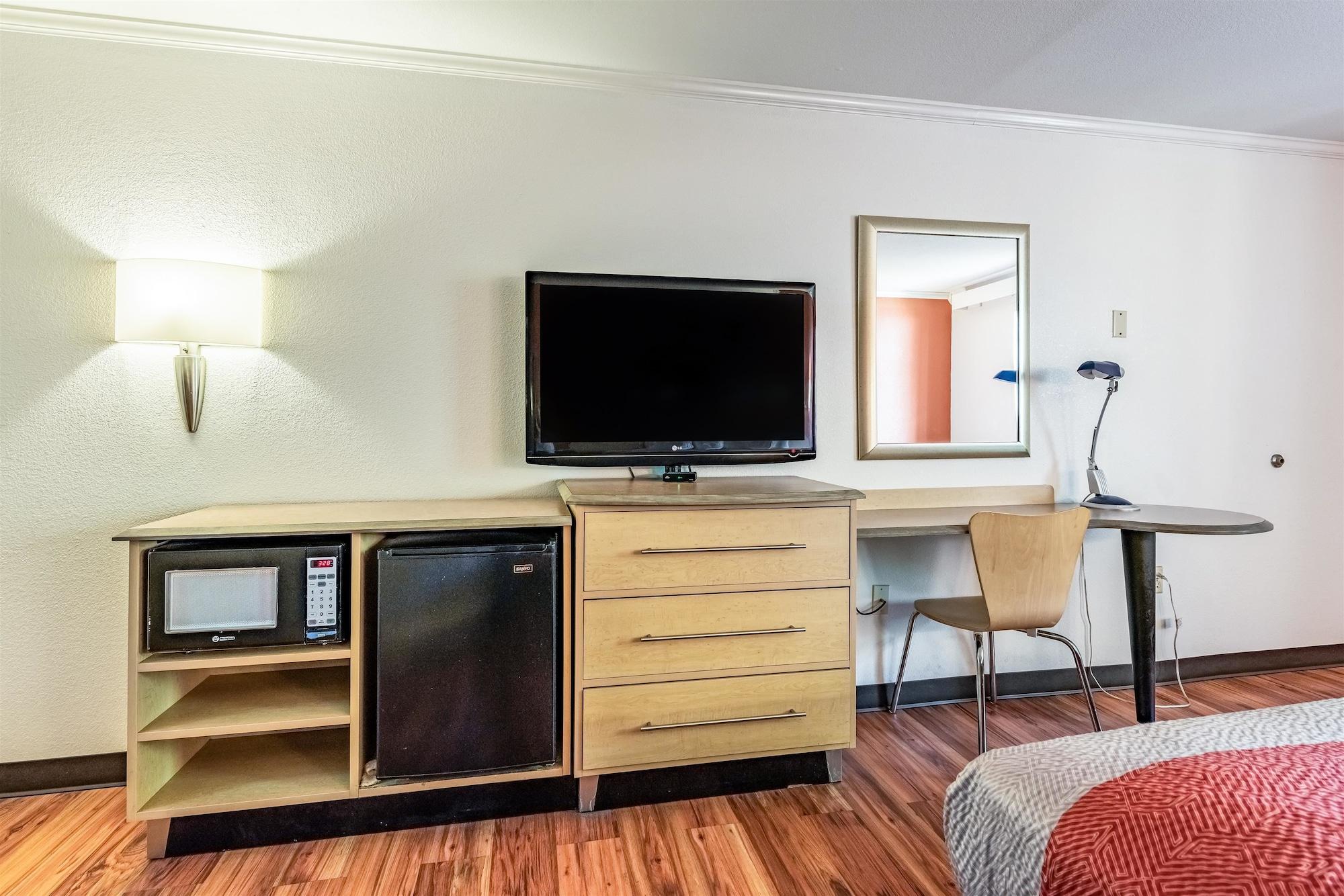Hotel 6-gatlinburg, Tn - Smoky Mountains 2*