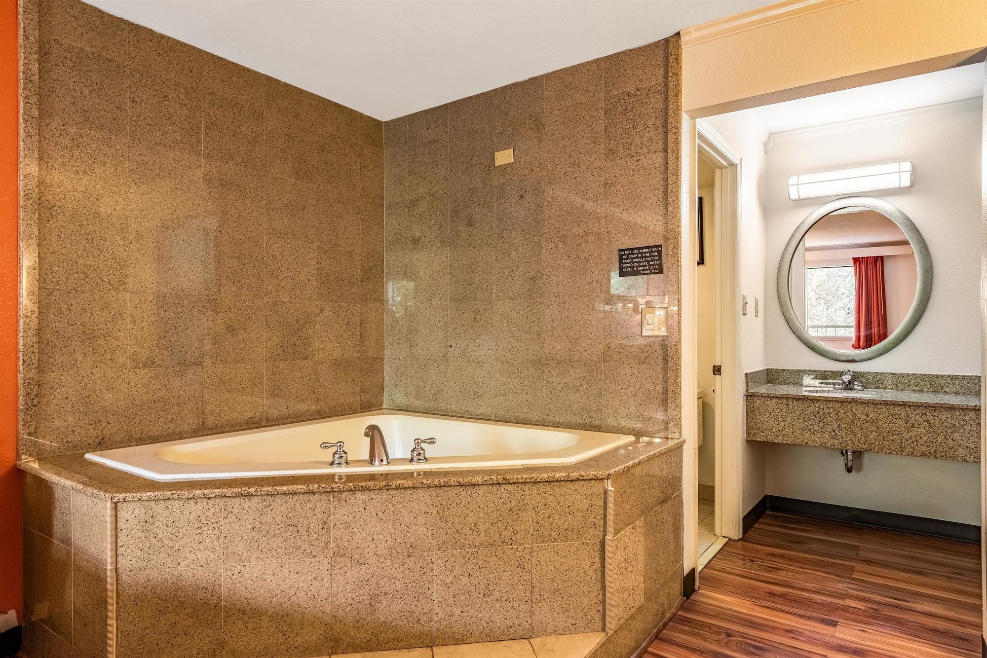 Hotel 6-gatlinburg, Tn - Smoky Mountains 2*